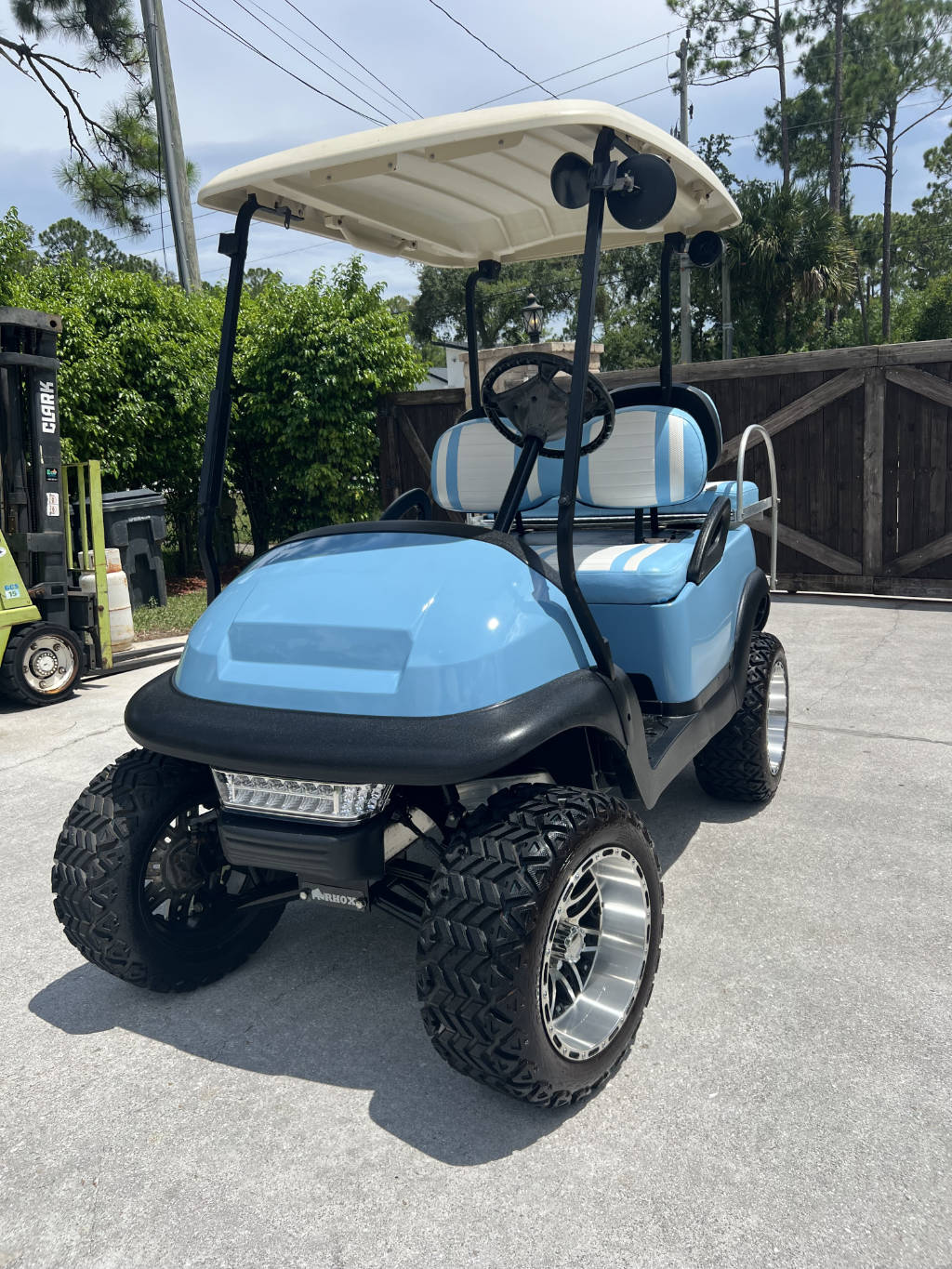 Choosing the Right Golf Cart for Your Needs in Port St Lucie